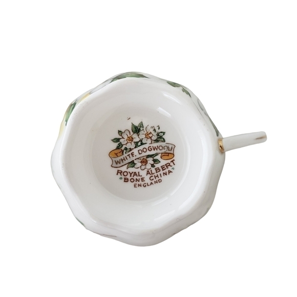 Vintage Royal Albert White Dogwood Bone China Floral Teacup & Saucer Set - Picture 7 of 11